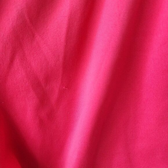 Boy's Under Armour Red Shorts | Size Medium | Elastic Waist, Loose Fit - Picture 5 of 5